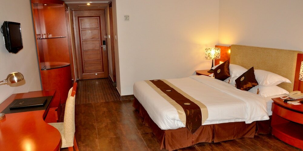 Фото Long Beach Hotel