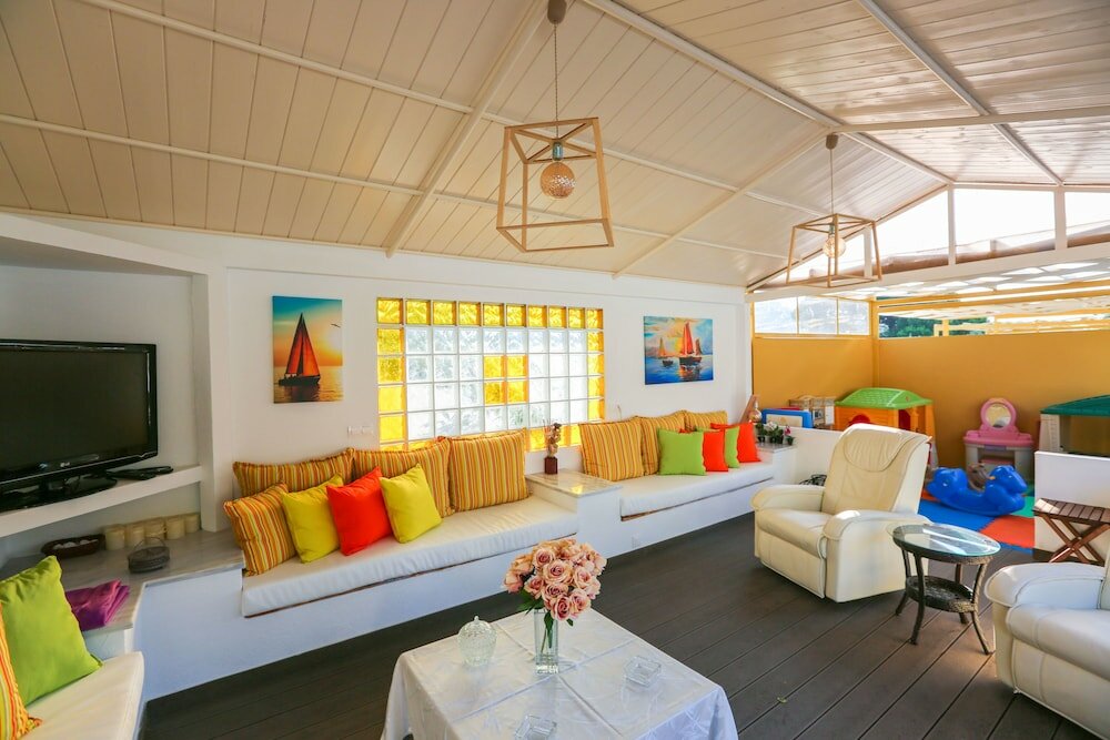 Фото Skiathos Island Suites