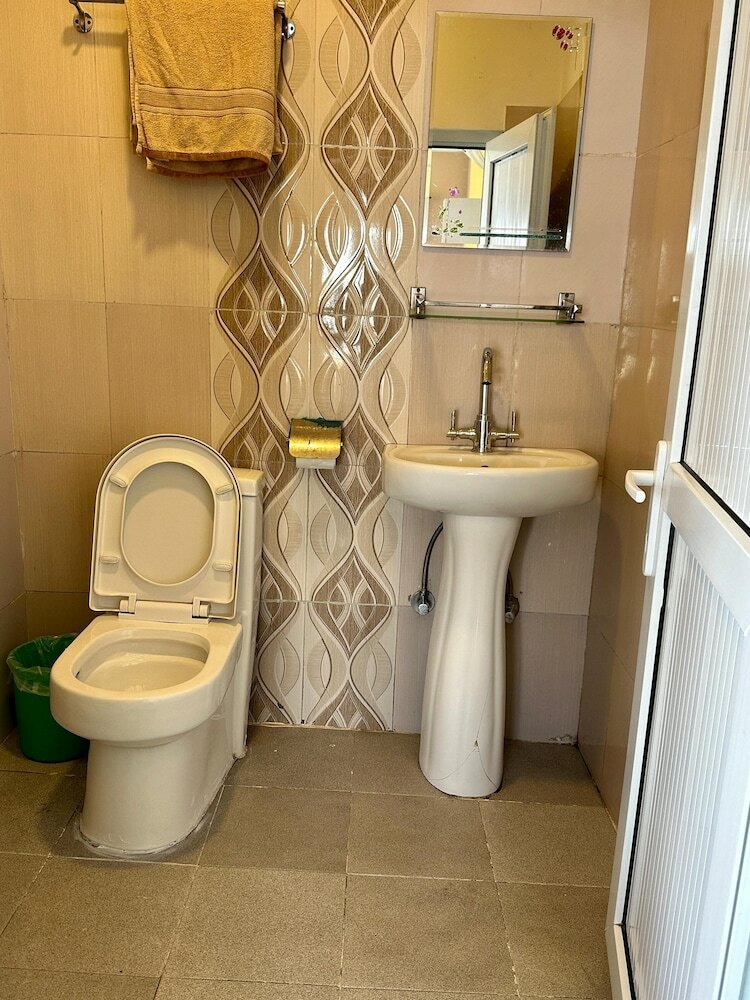 Фото High Ground Inn and Rooftop Restaurant