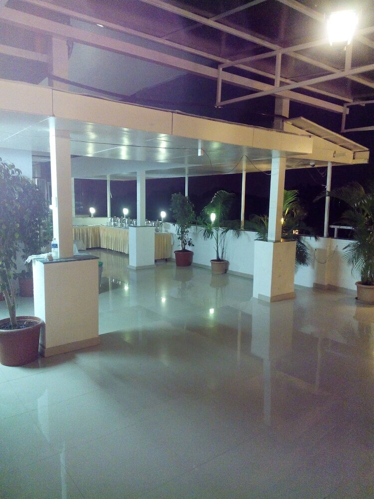 Фото Hotel Orchard Pune