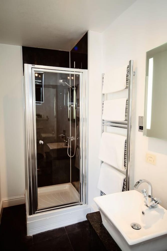 Фото Rollestone Manor