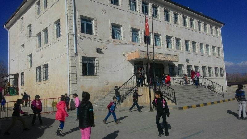 School Alibeykoy Middle School, Silvan, photo