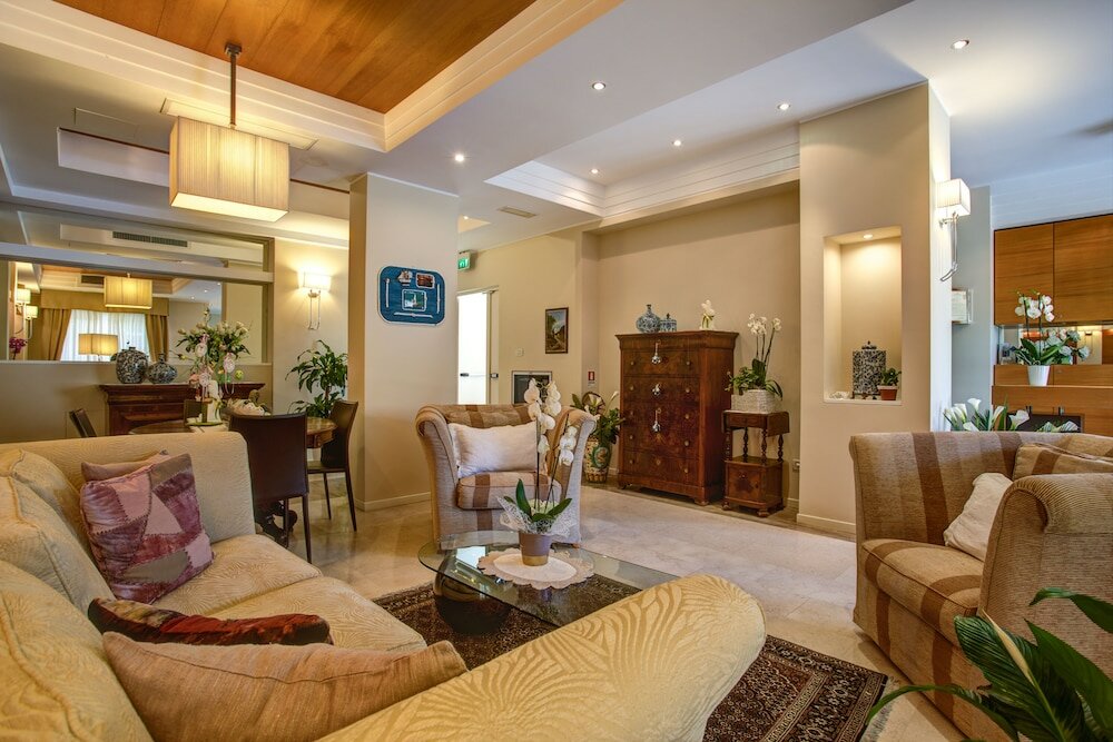 Фото Aparthotel England