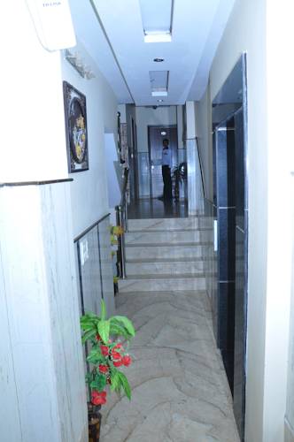 Фото Hotel Guruvas Inn