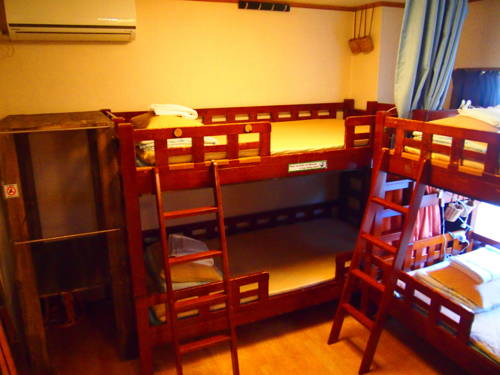 Фото J-Hoppers Hiroshima Guesthouse