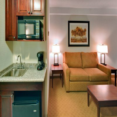 Фото Holiday Inn Express & Suites Brockville