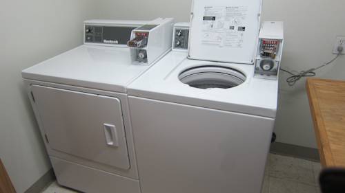 Фото Super 8 by Wyndham Revelstoke Bc