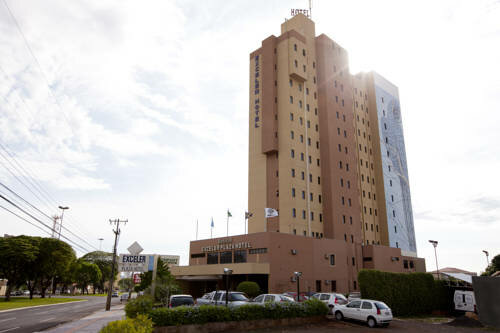 Внешний вид отеля Bristol Exceler Plaza Hotel в Кампу-Гранди, фото 2