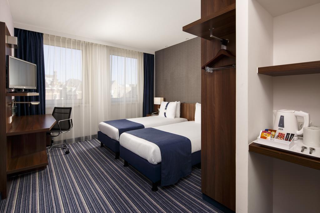 Фото Holiday Inn Express Amsterdam - Schiphol, an Ihg Hotel