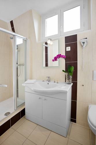 Фото Hotel Les Nations The Originals Boutique Vichy