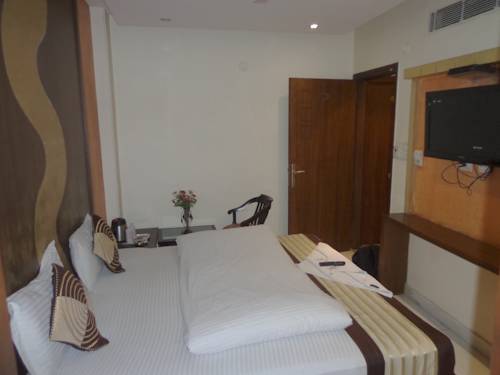 Фото Hotel Guruvas Inn