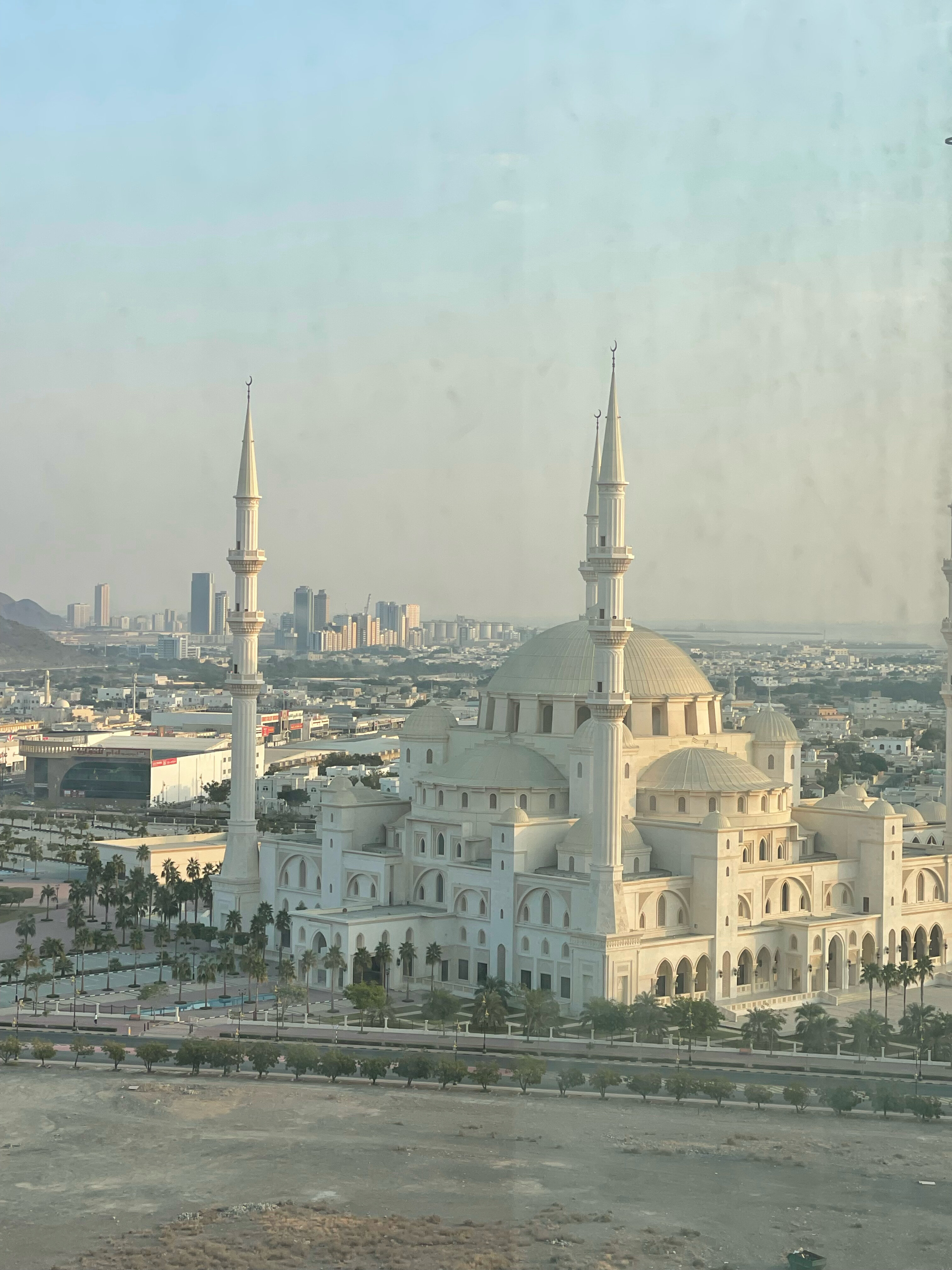 Фото Clifton International Hotel