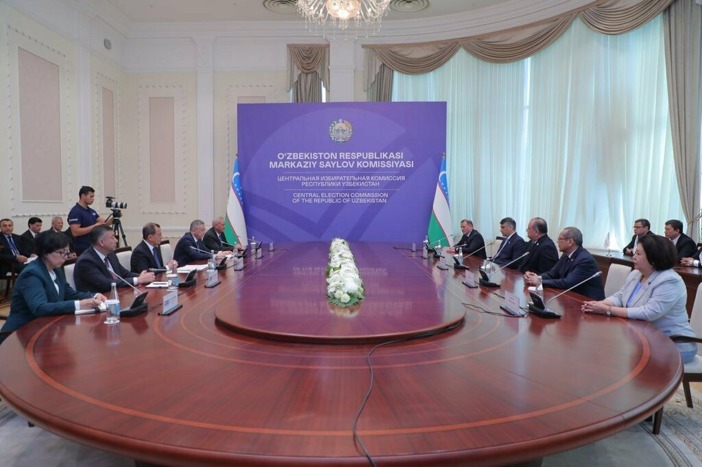 أحزاب سياسية Central Apparatus of the Political Council of the Social Democratic Party of Uzbekistan Adolat ، طشقند، صورة