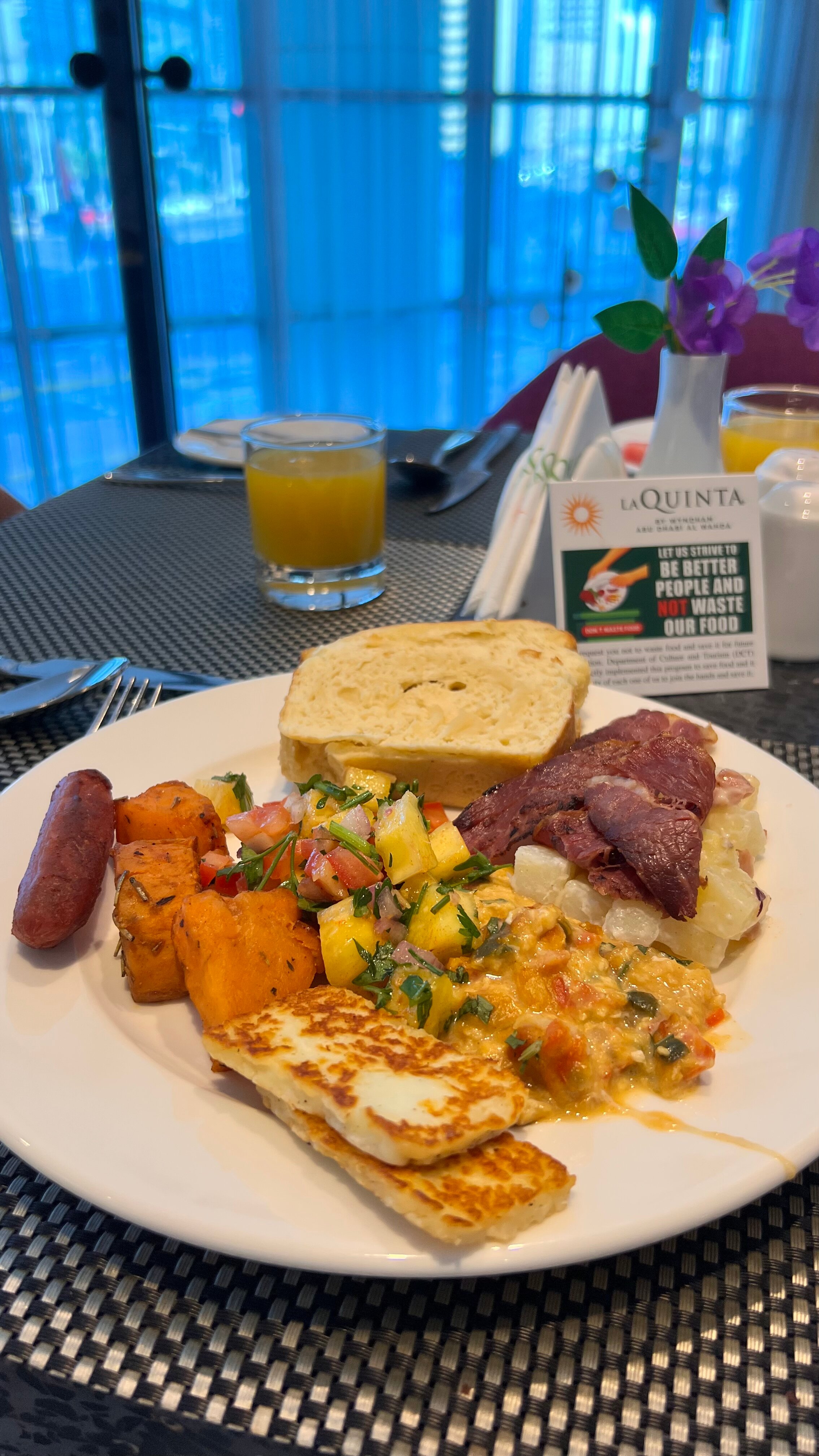 Фото La Quinta by Wyndham Abu Dhabi Al Wahda