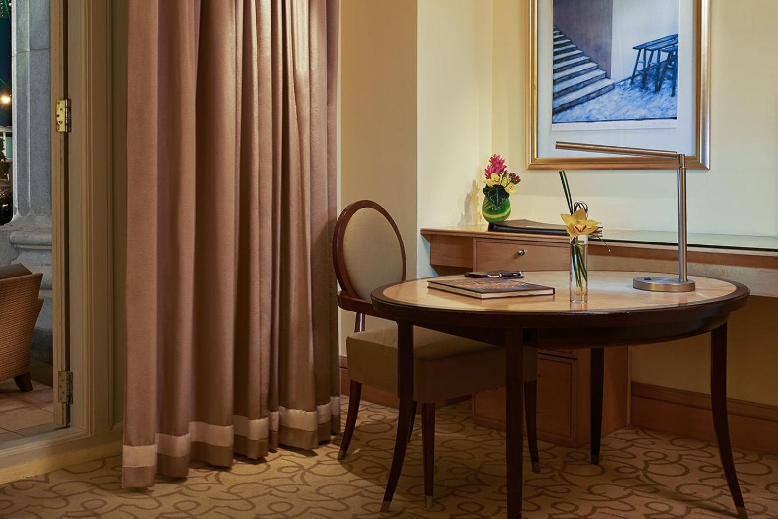 Фото The Fullerton Hotel Singapore