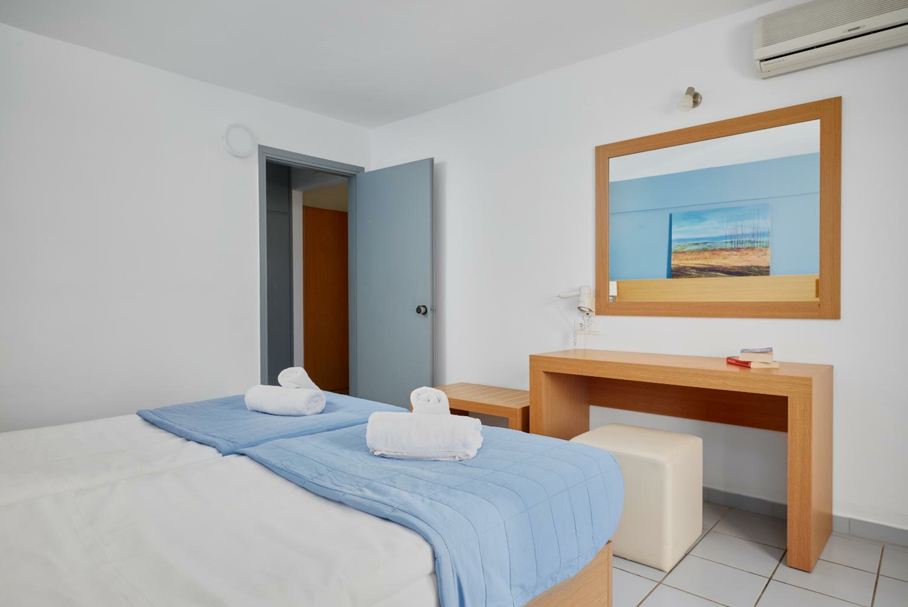 Фото Acropolis Apartments