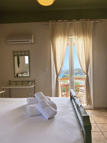 Гостиница Agnadi Syros Beachfront Studios & Rooms