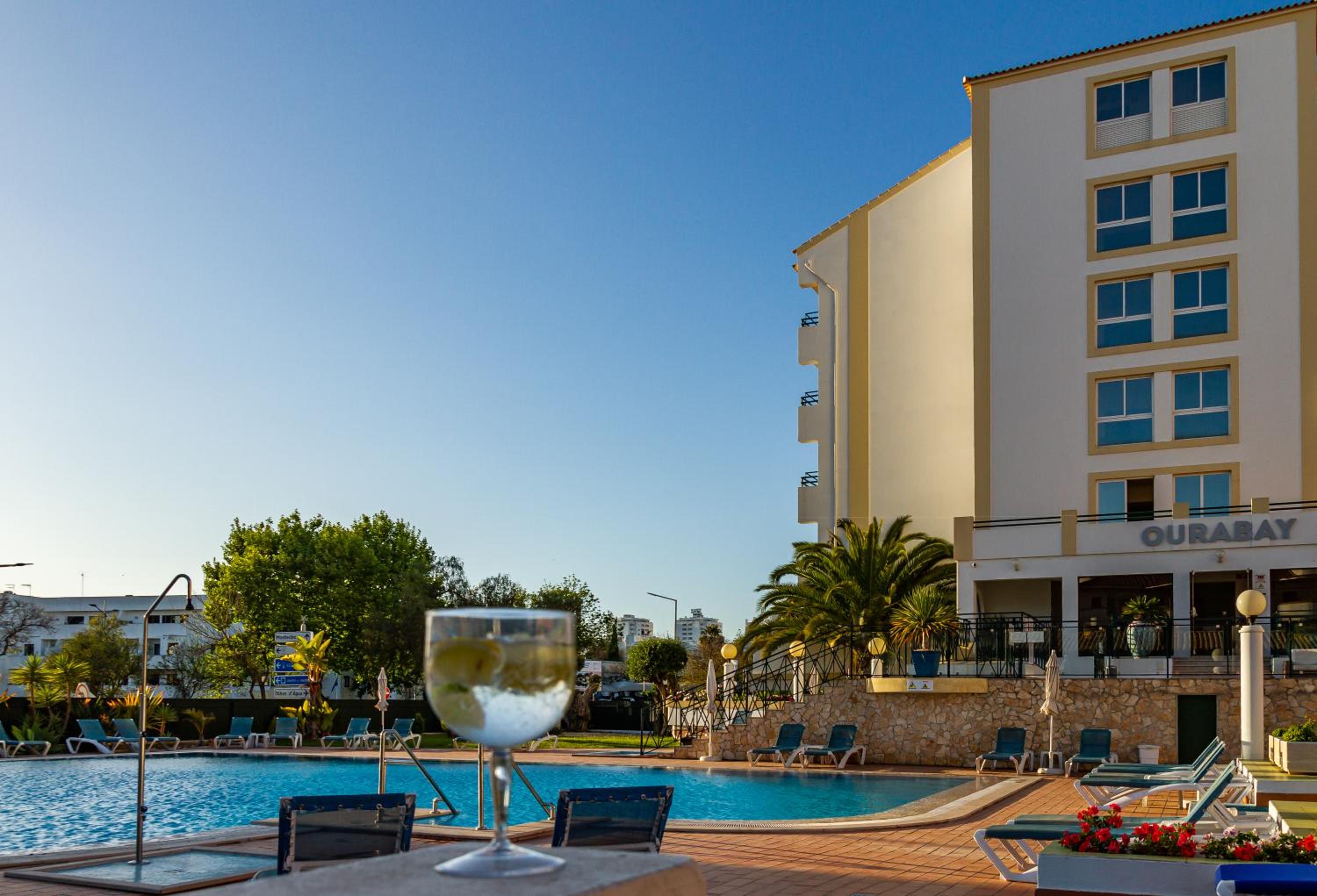 Фото Ourabay Hotel Apartamento