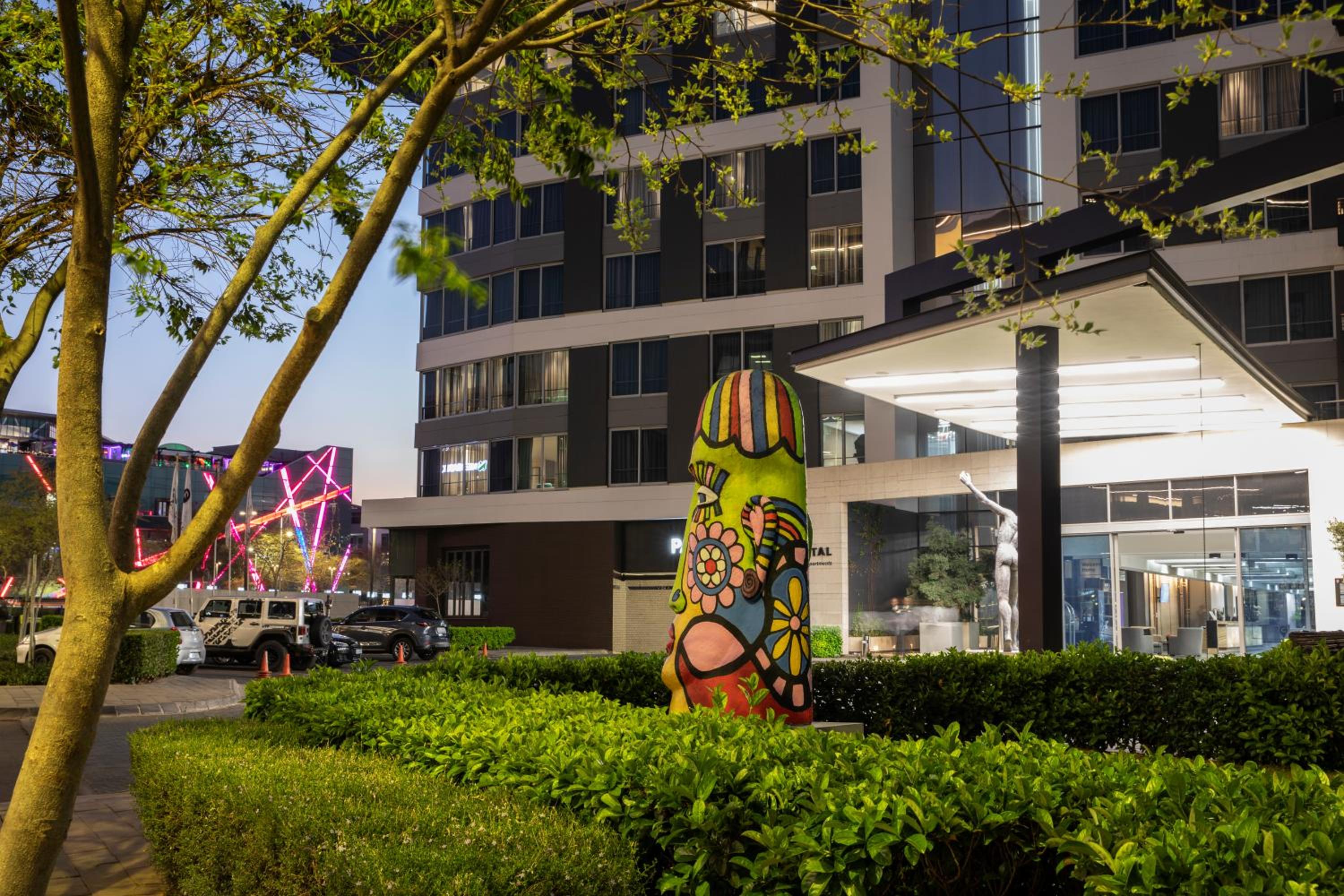 Фото The Capital Menlyn Maine