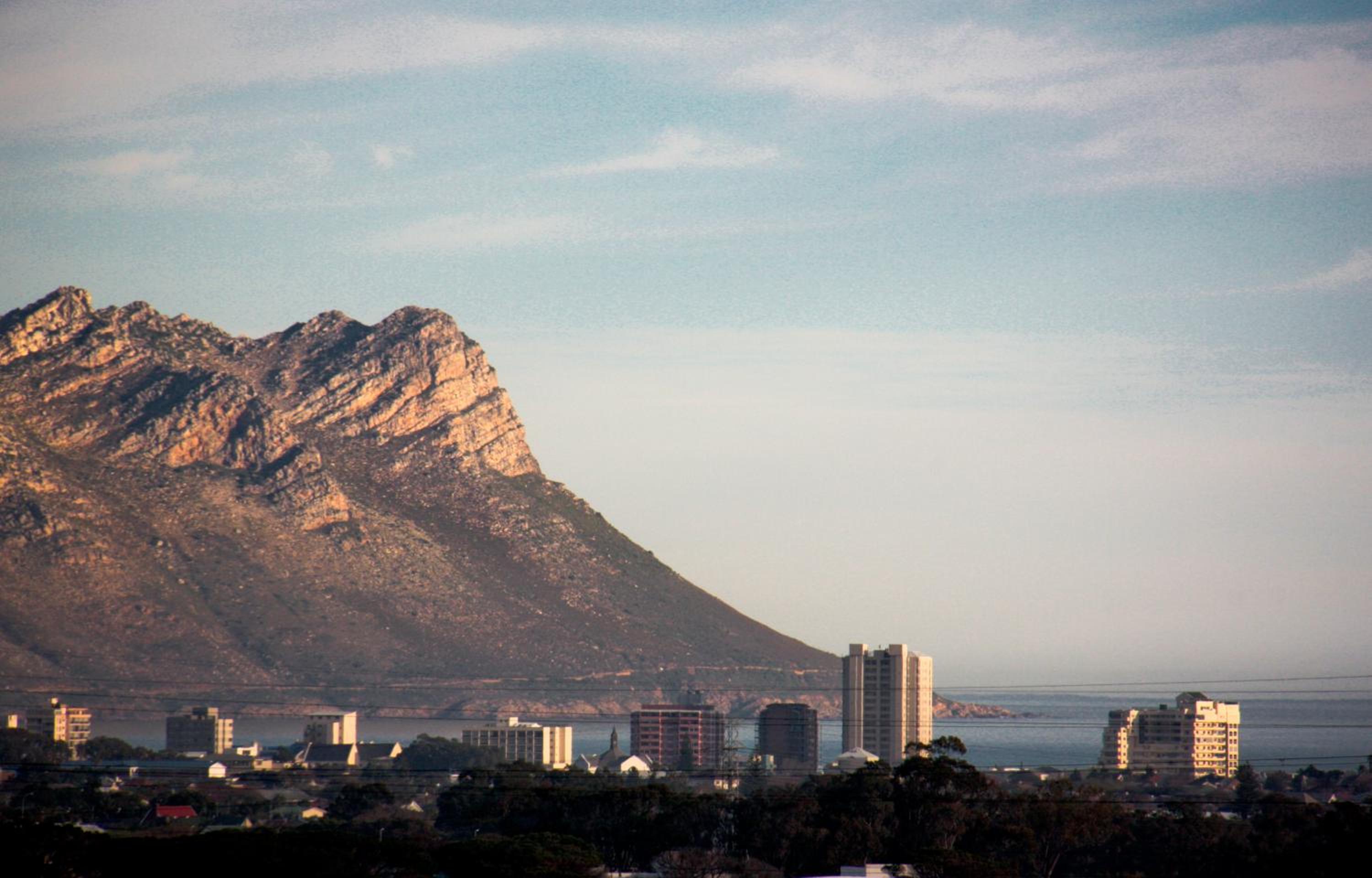 Фото A Smart Stay Apartments