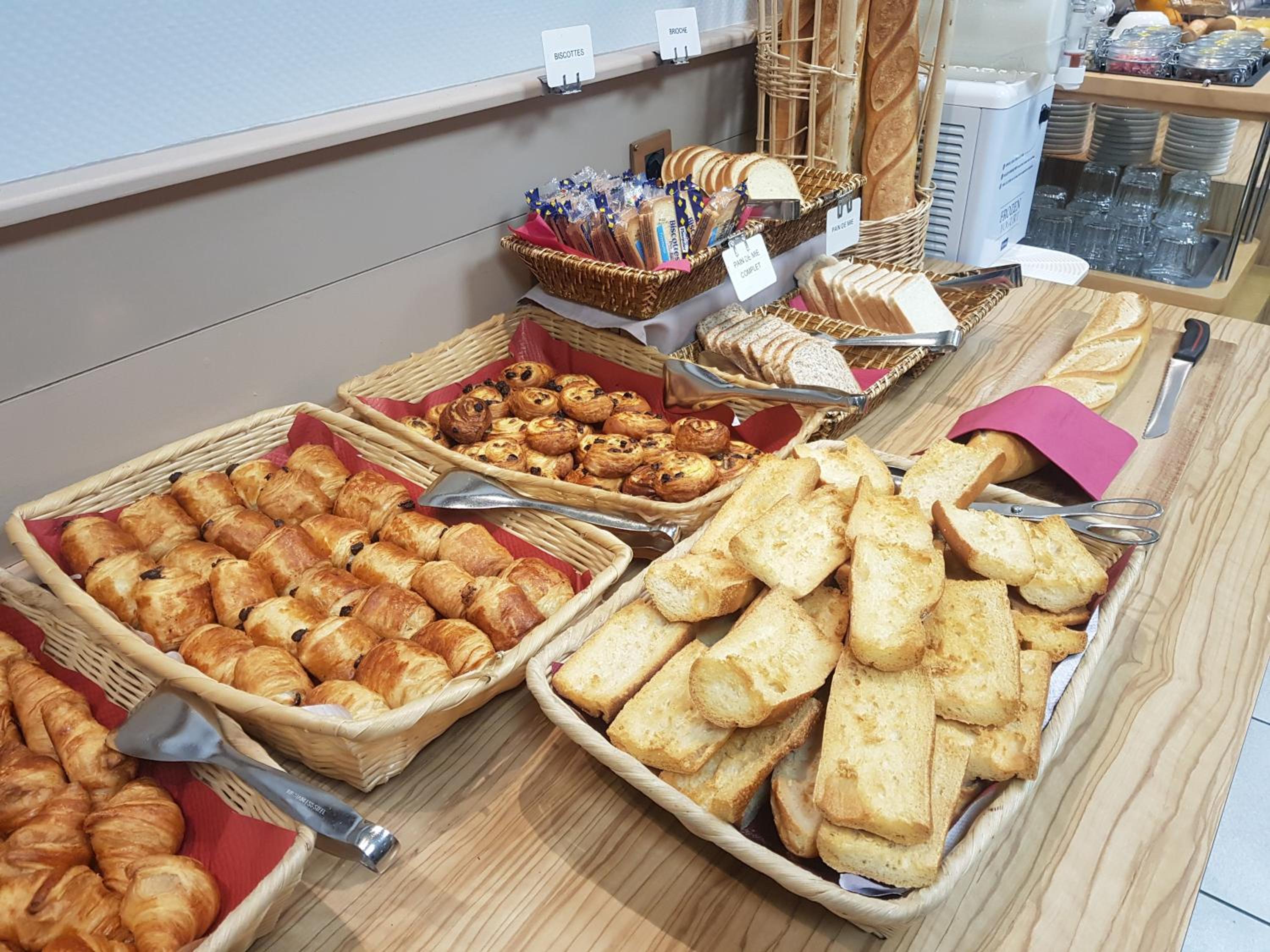 Фото Kyriad Orange Centre