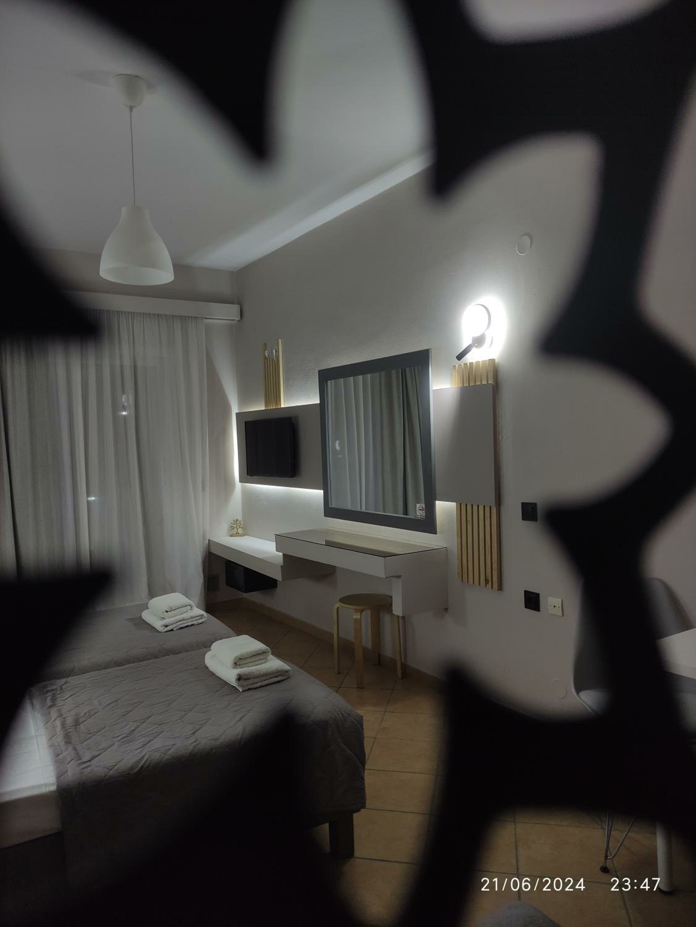 Фото Olive Grove Hotel