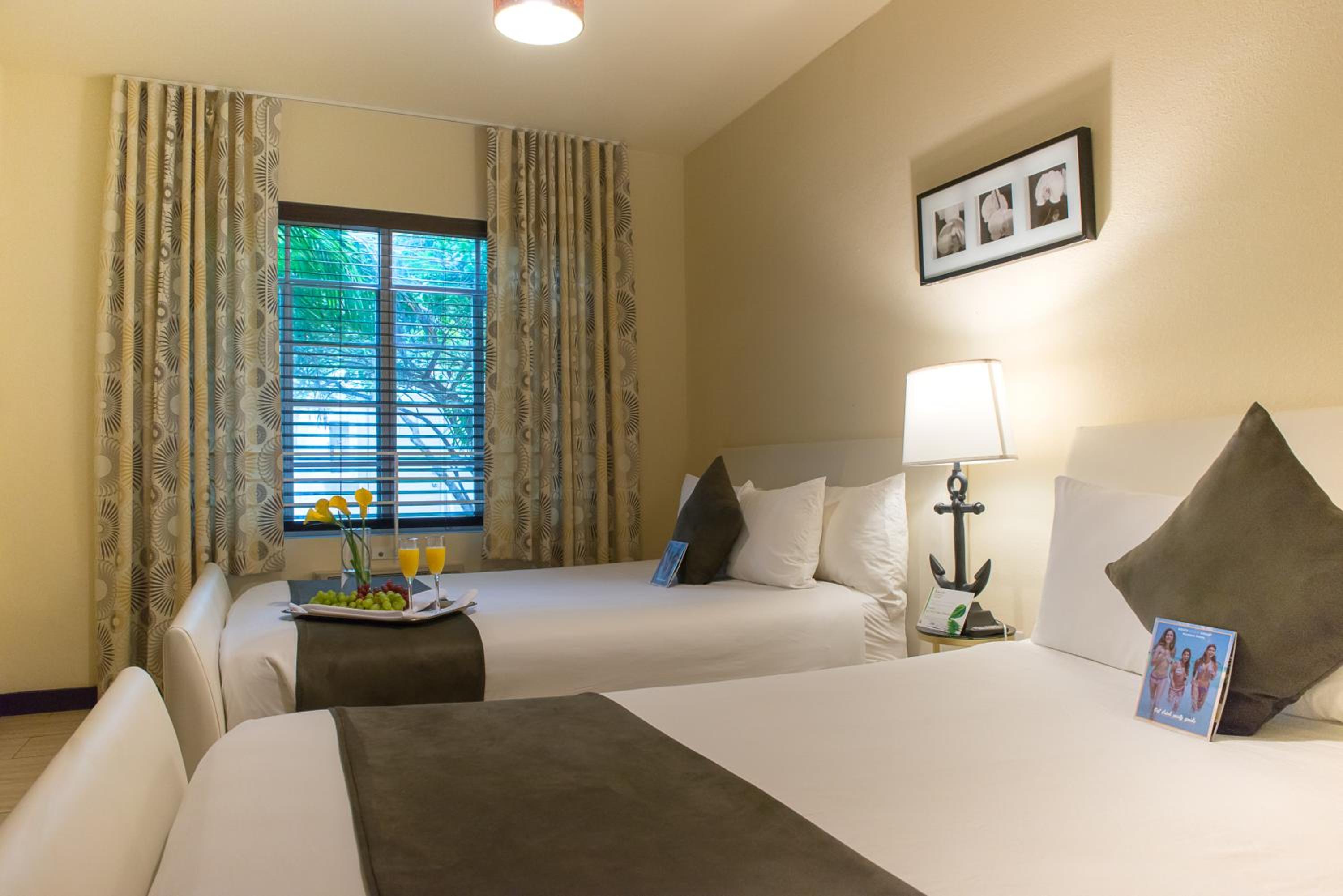 Фото Tradewinds Apartment Hotel, a South Beach Group Hotel