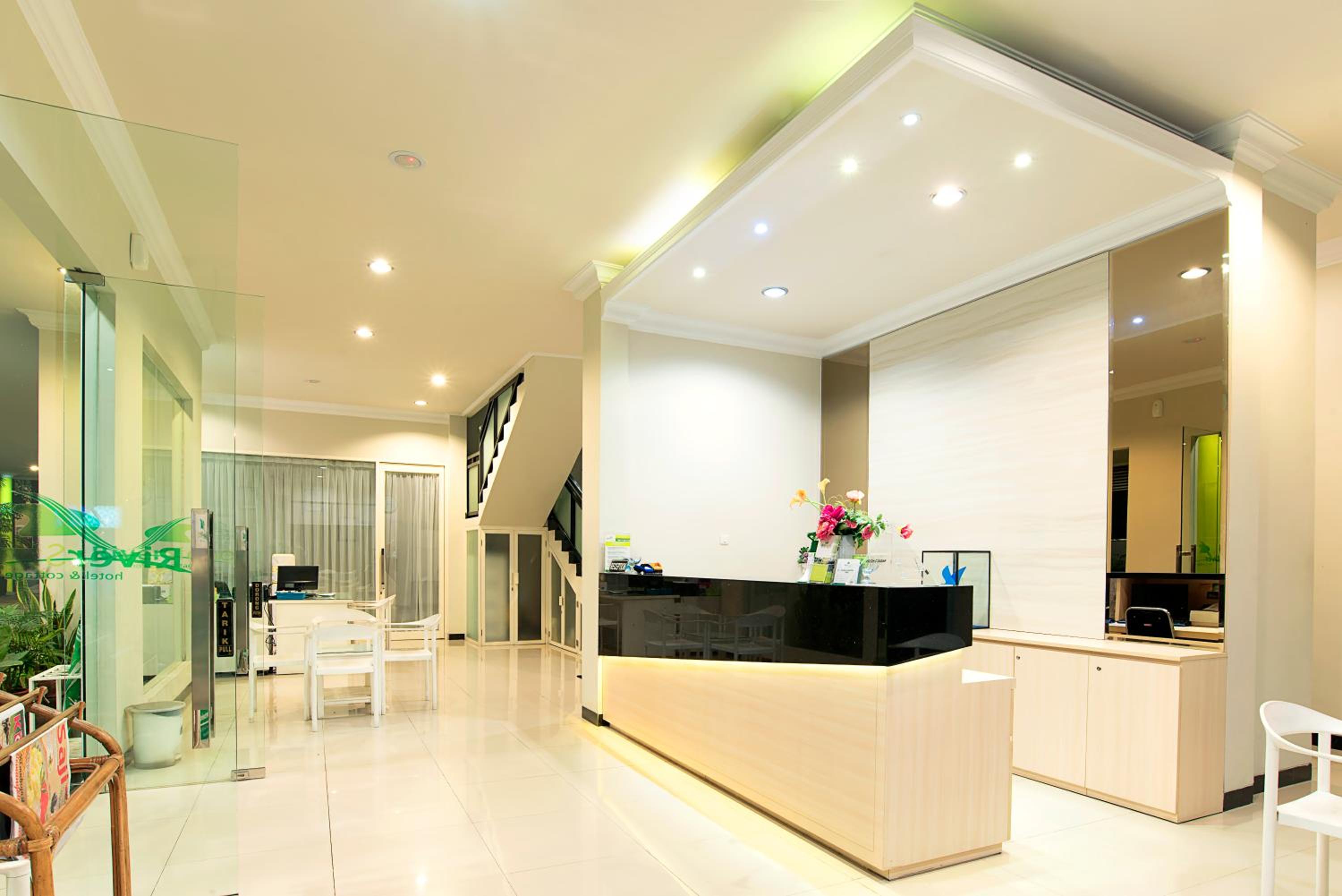 Фото Riverstone Hotel and Cottage