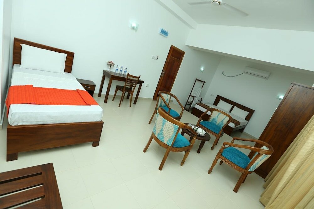Фото Hotel Oviya