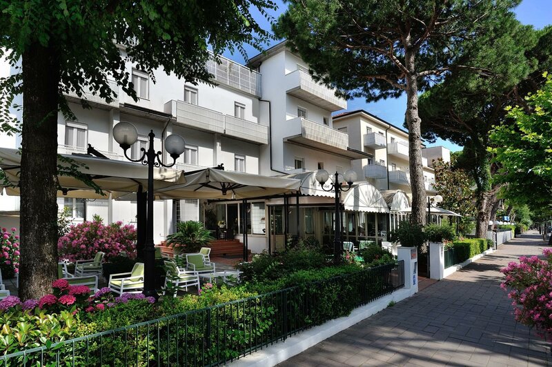 Гостиница Hotel Suisse в Червии