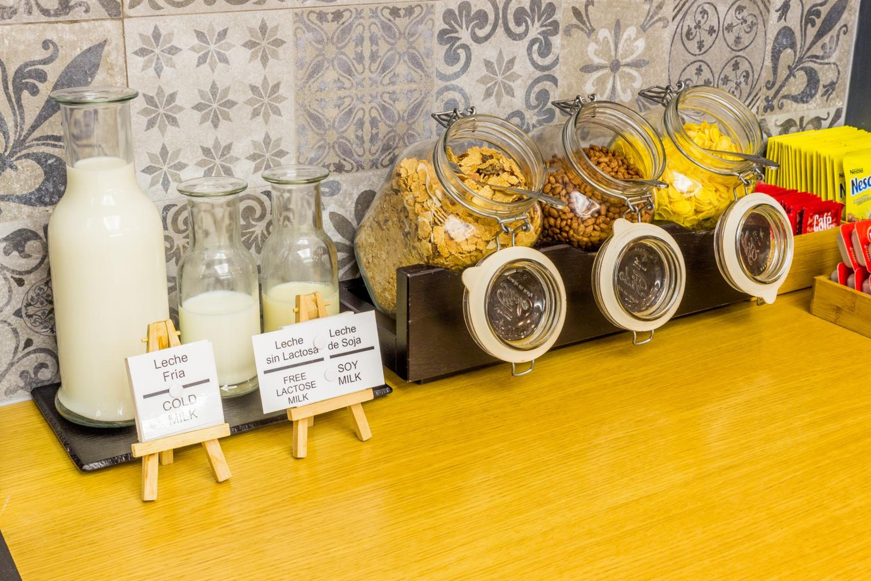 Фото Apart-Suites Hostemplo