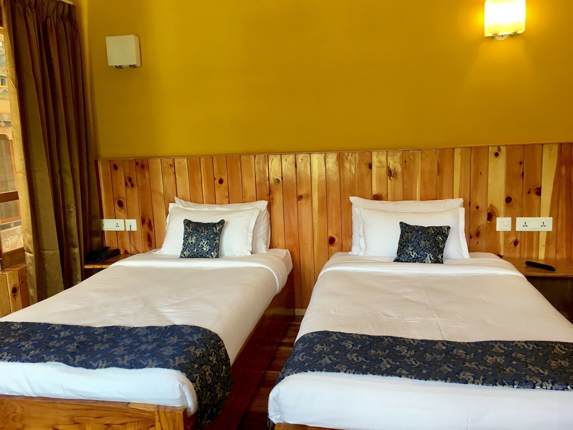 Фото Hotel Khamsum