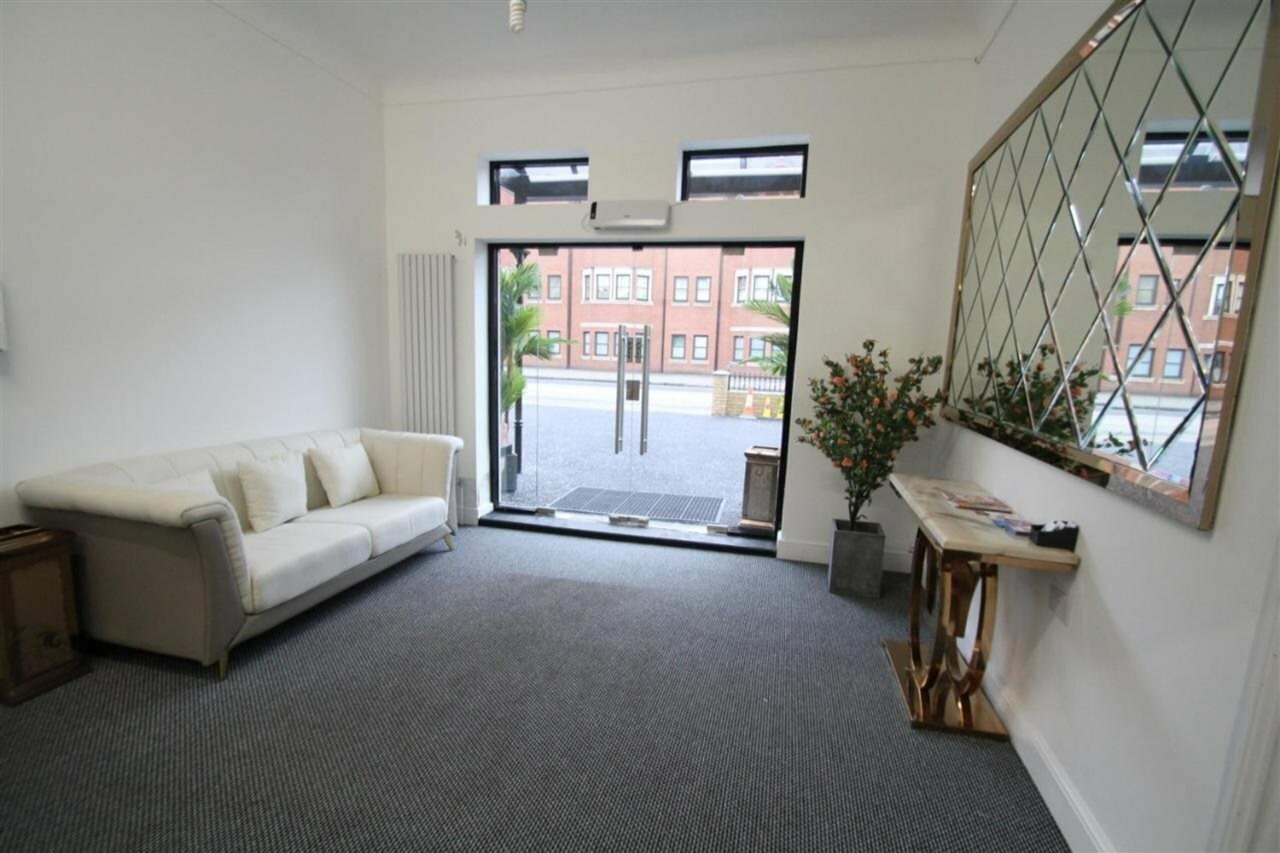 Фото Oyo Greenleafe Hotel