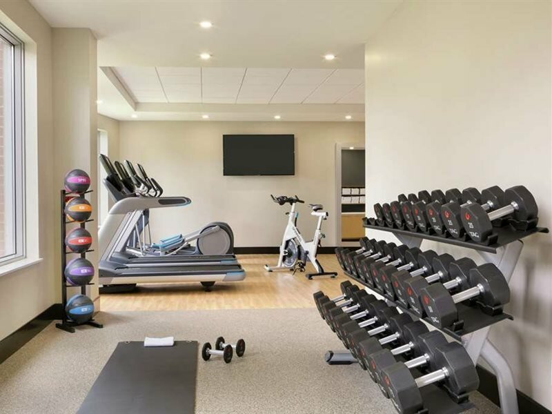 Фото Embassy Suites by Hilton Montreal Airport