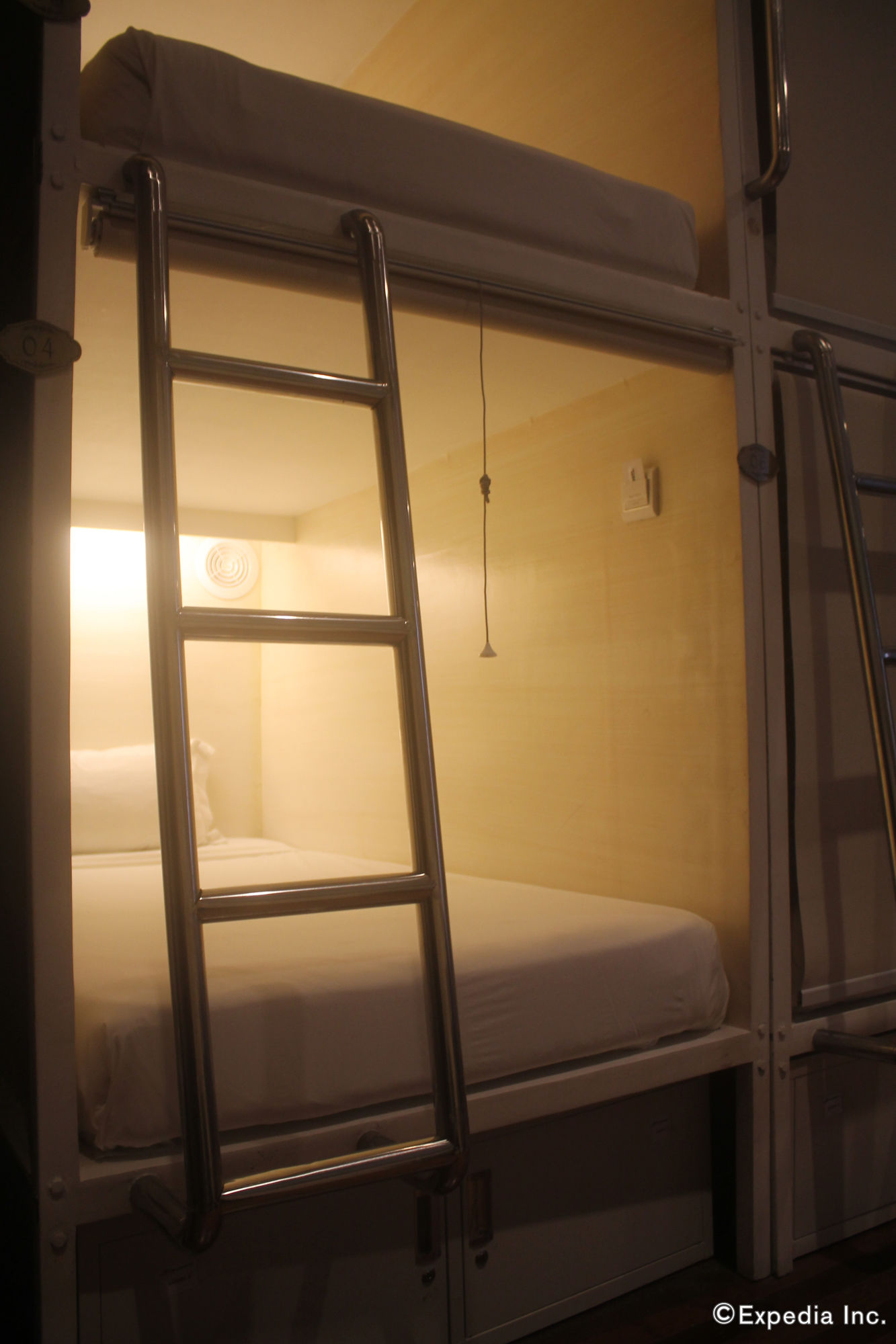 Фото Tambayan Capsule Hostel