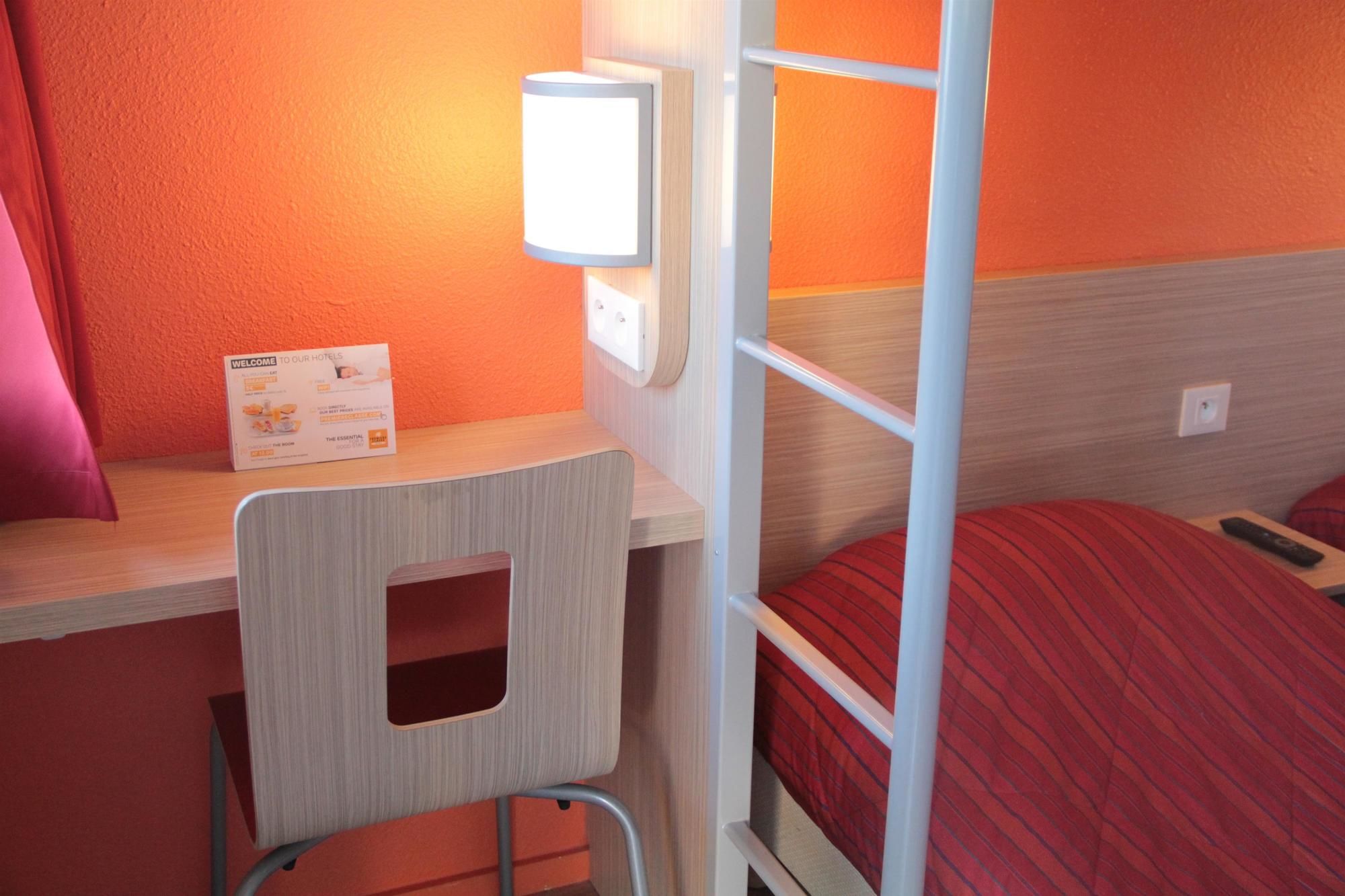 Фото Premiere Classe Beauvais