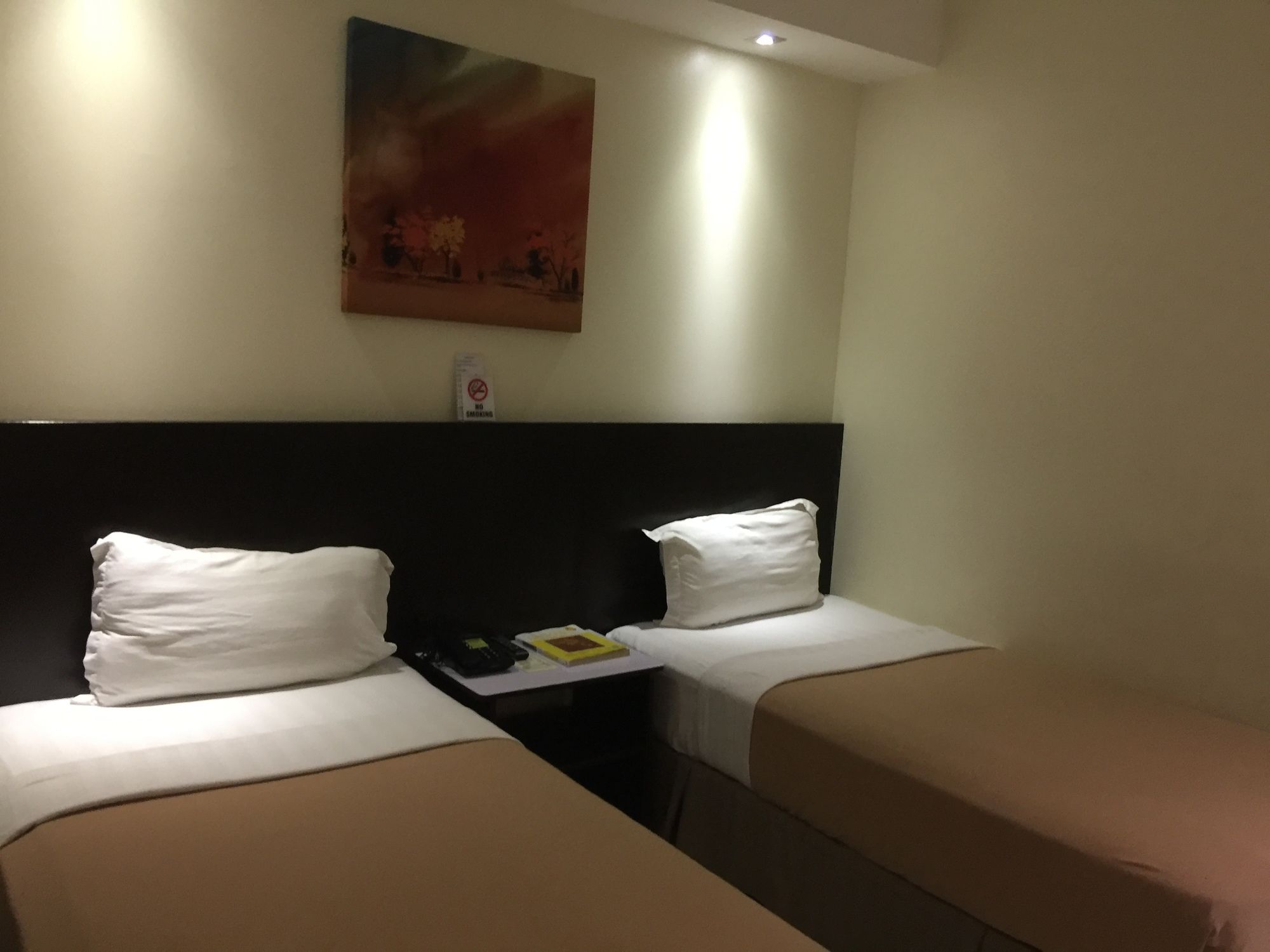 Фото Canberry Hotel
