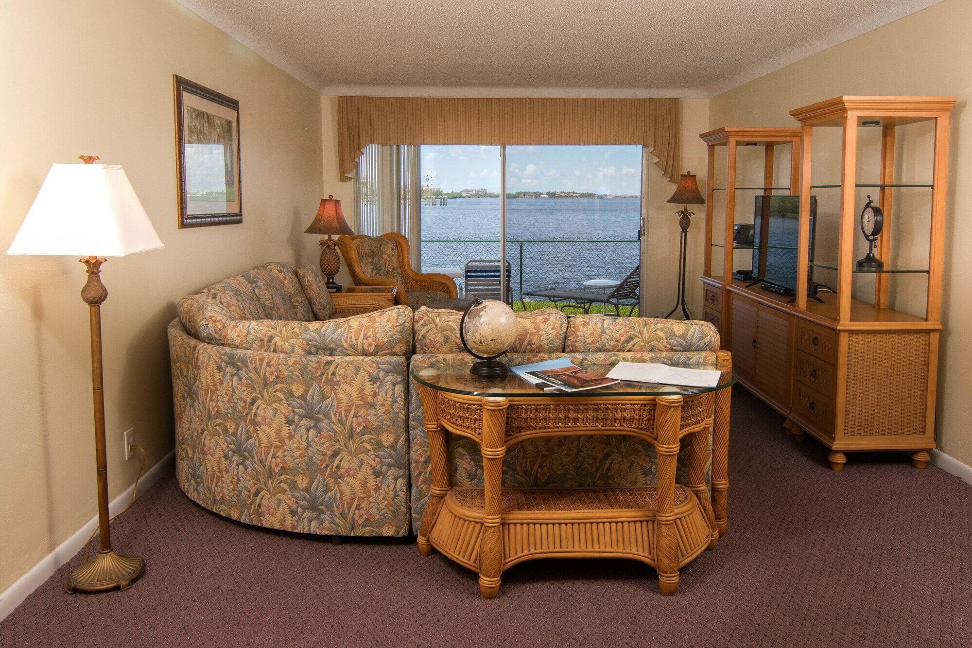 Фото Palm Beach Waterfront Suites