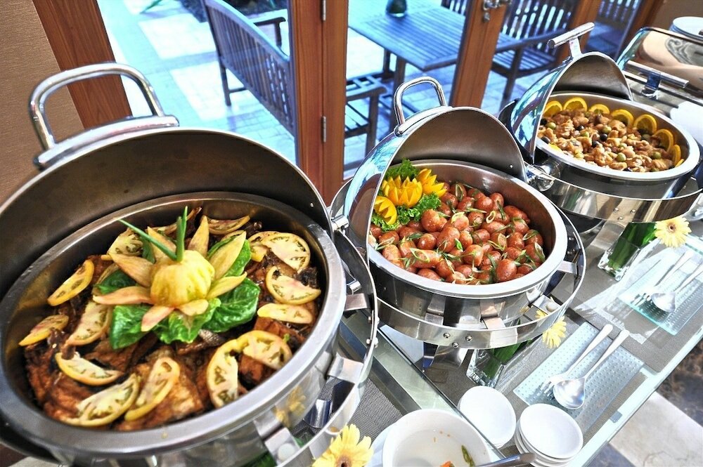 Фото The Avenue Plaza Hotel