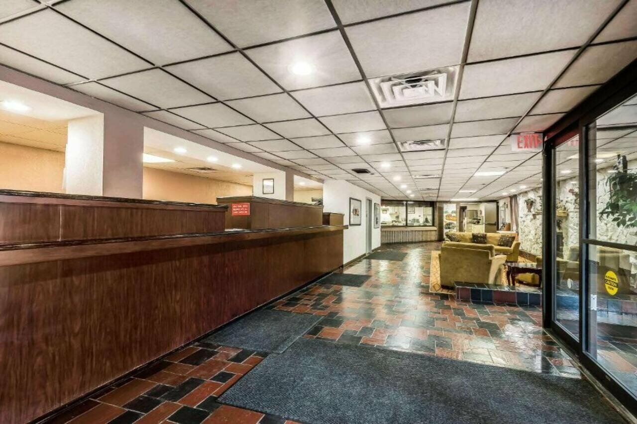 Фото Quality Inn & Suites Binghamton Vestal