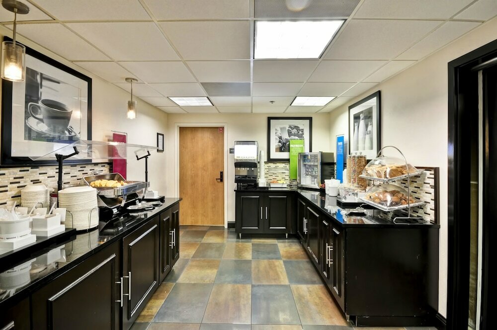 Фото Hampton Inn Austin North @ i - 35 & Hwy 183