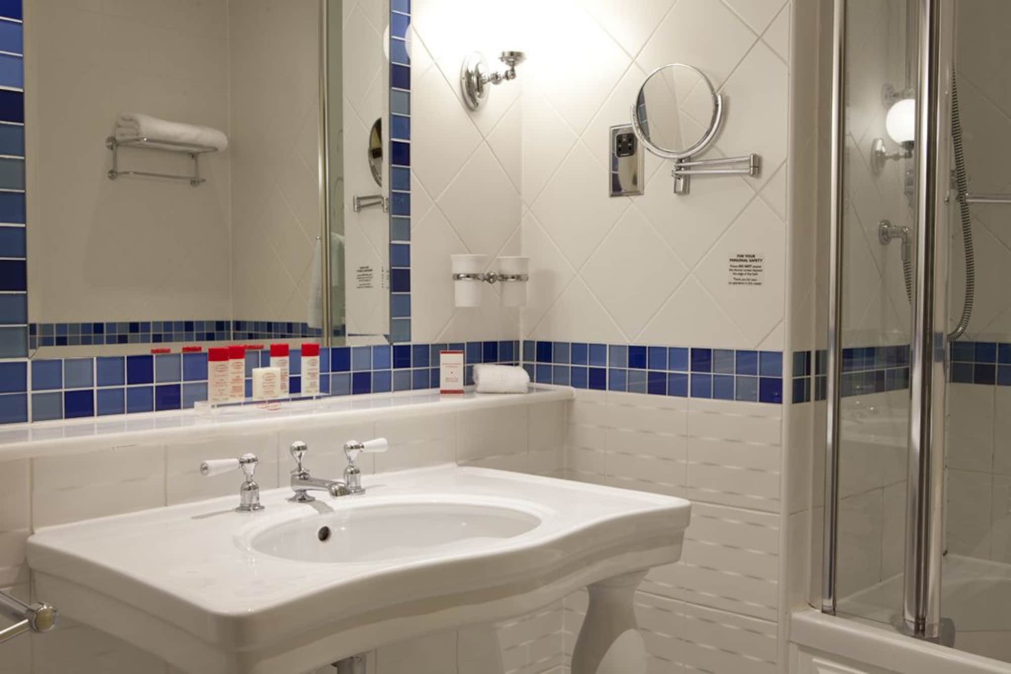 Фото Kilworth House hotel & Theatre