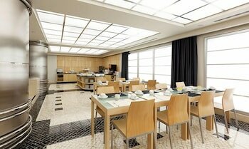 Фото Hotel Alif Avenidas