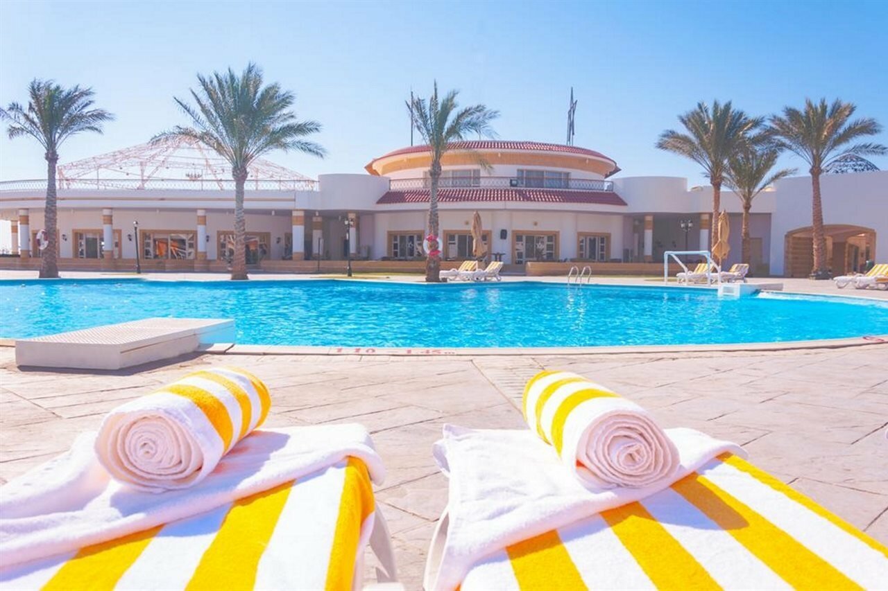 Фото Coral Beach Resort Tiran