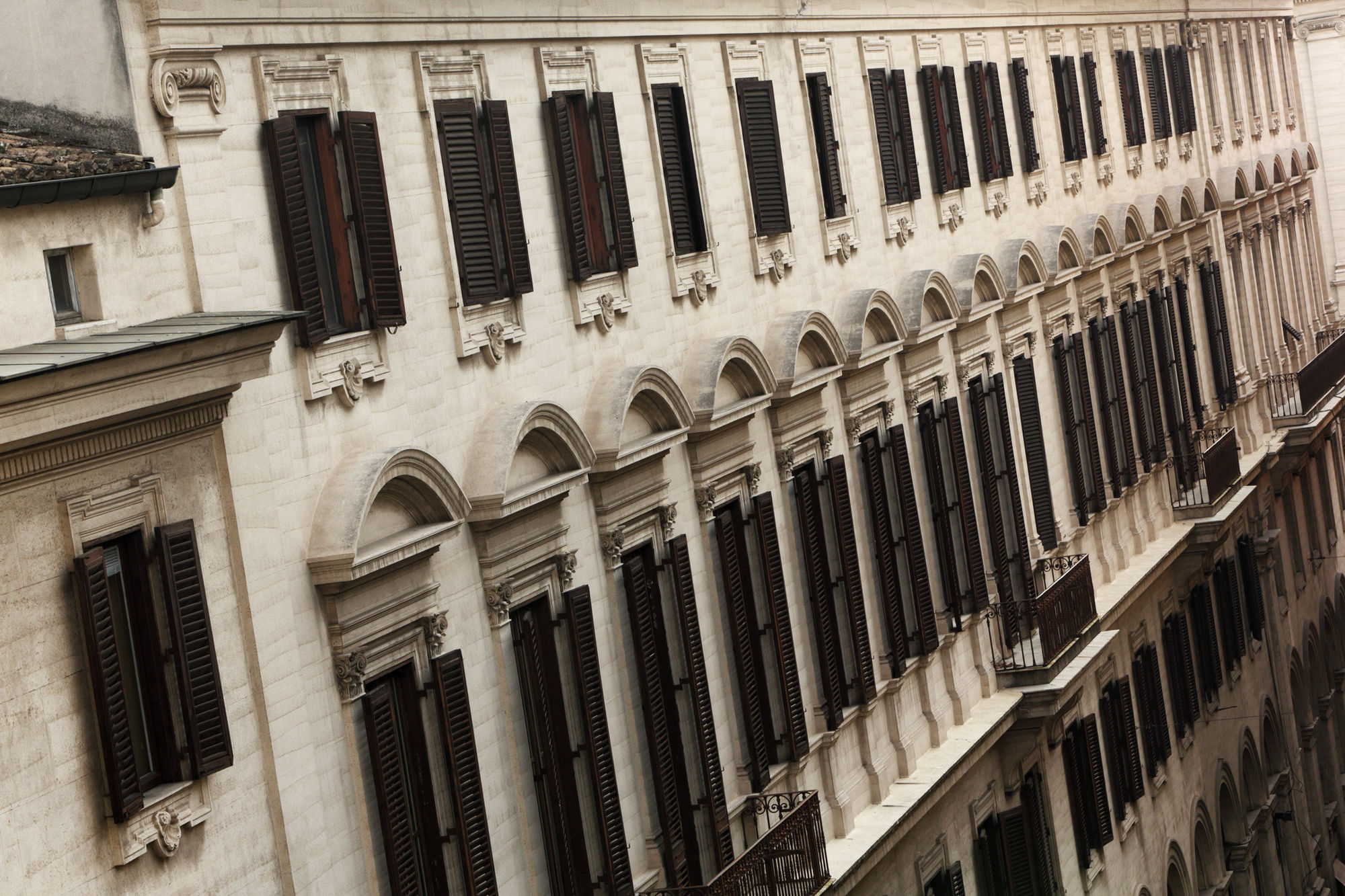 Фото At Forty One