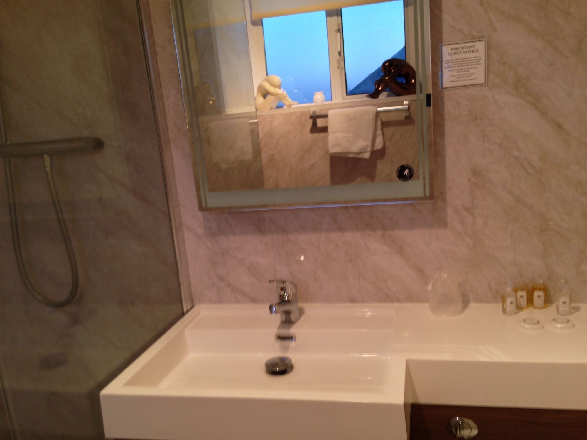 Фото Wentworth House