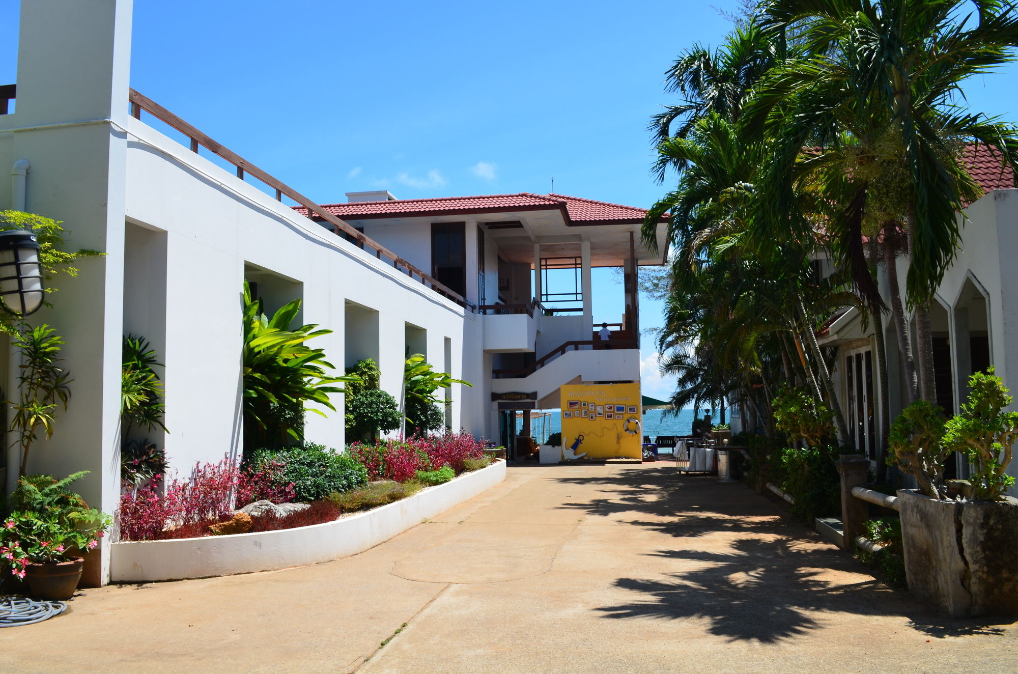 Фото Maldives Beach Resort