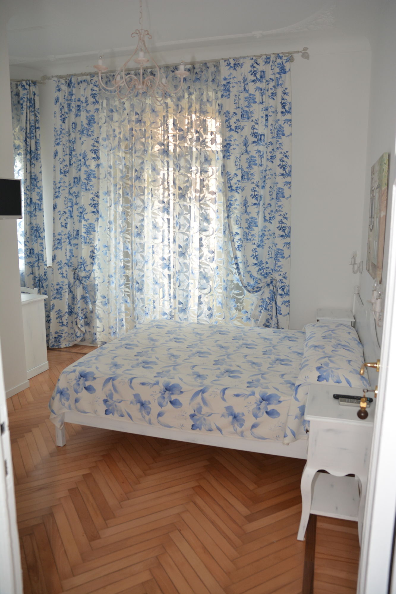 Фото Hotel La Scogliera