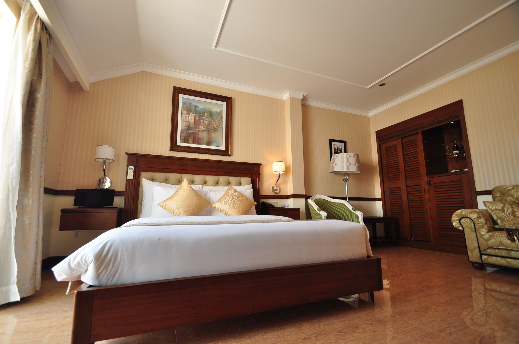 Фото Central Hotel and Residences