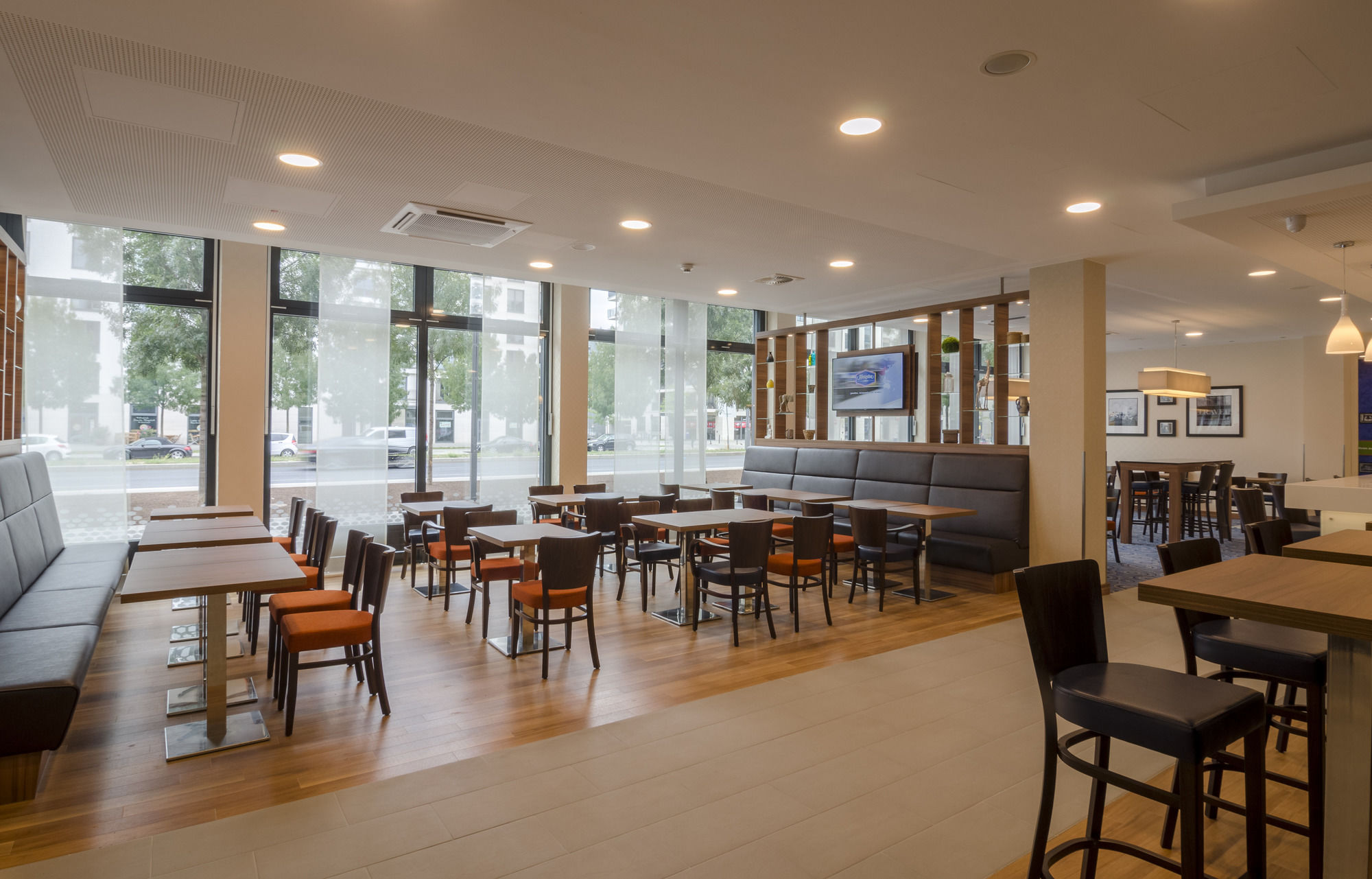 Фото Hampton by Hilton Frankfurt City Centre Messe